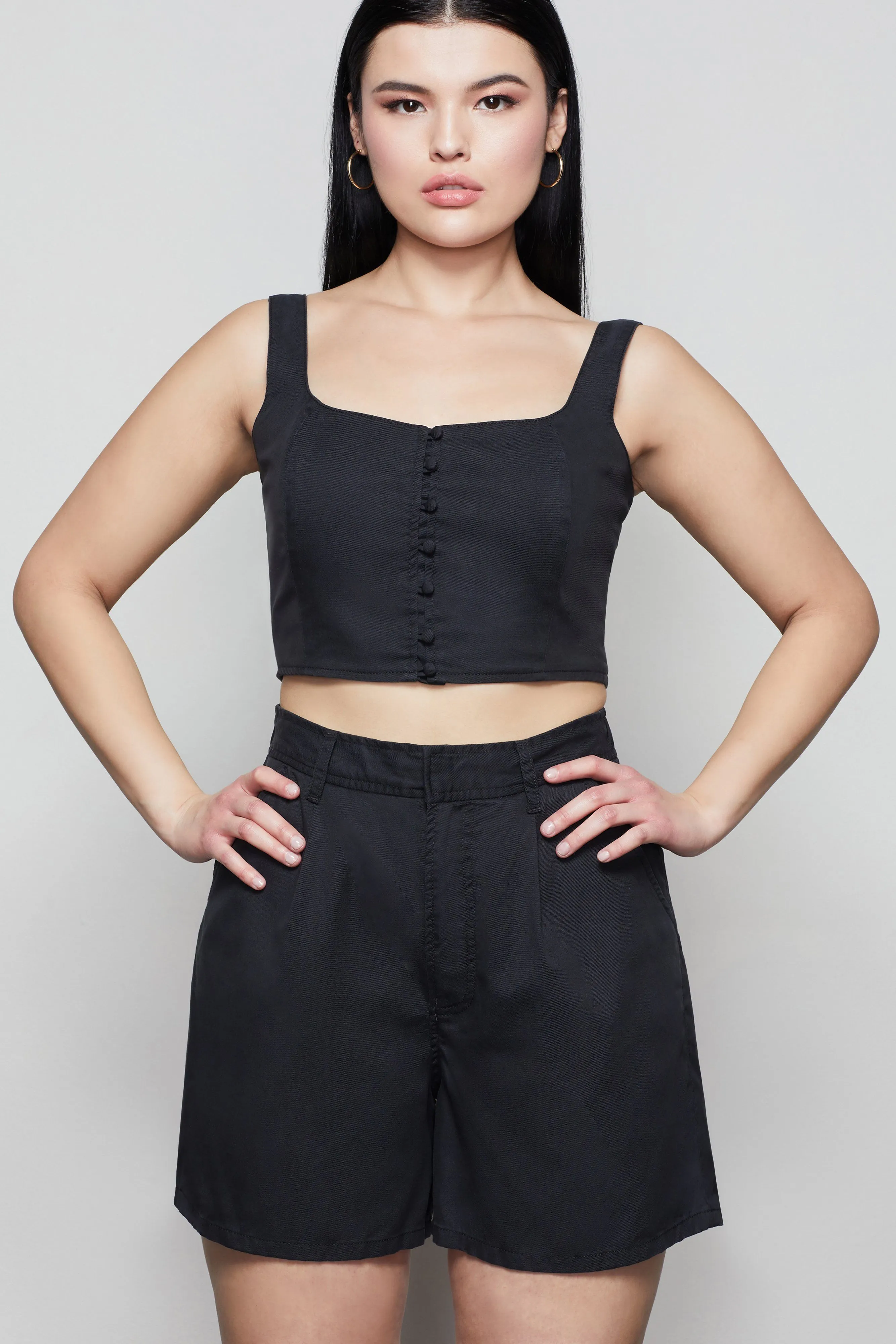 SUMMER BOSS A-LINE SHORT | BLACK001