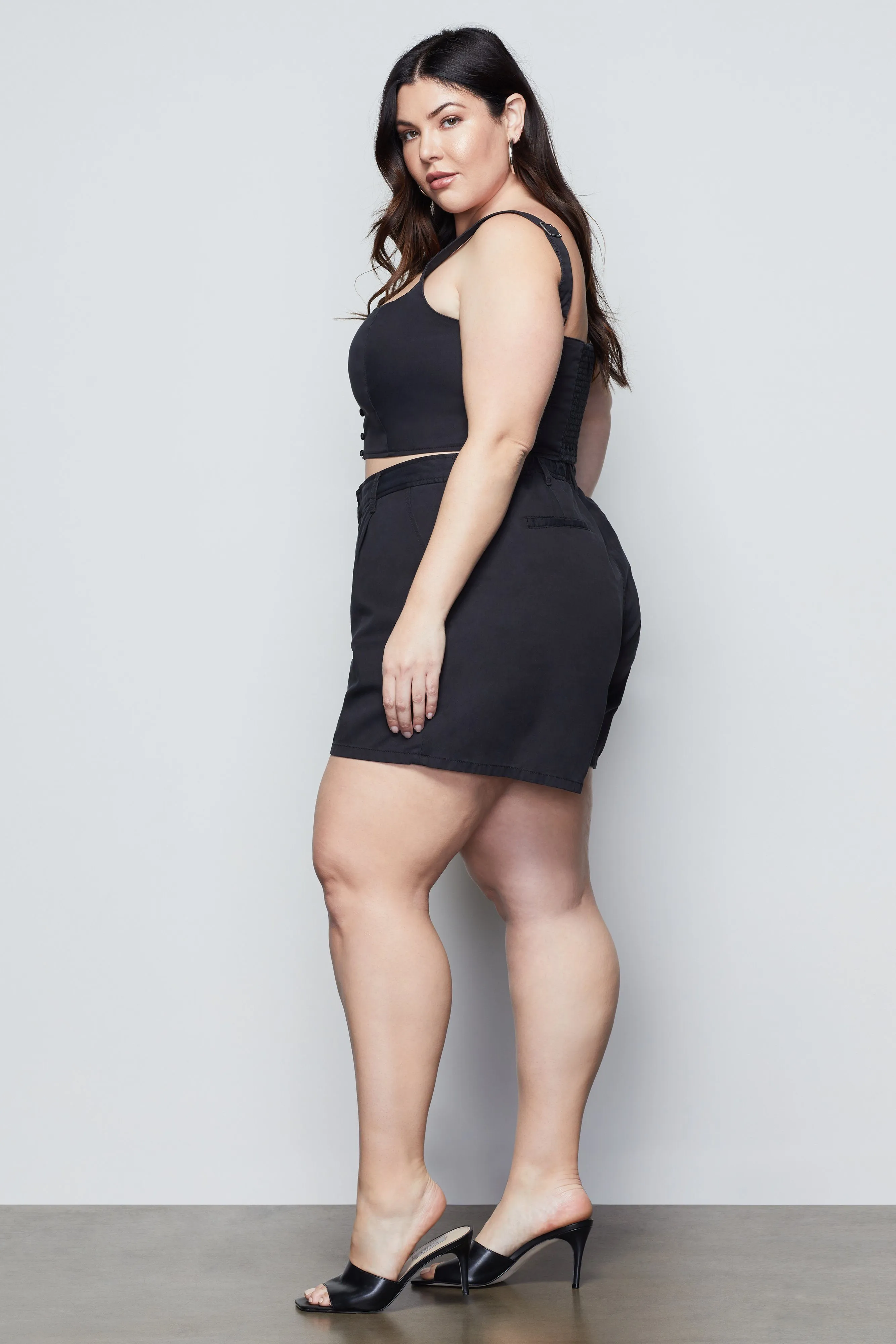 SUMMER BOSS A-LINE SHORT | BLACK001